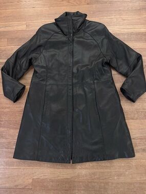 Excelled Collection Women's Black 100% Leather Trench Coat - Size M
 b92